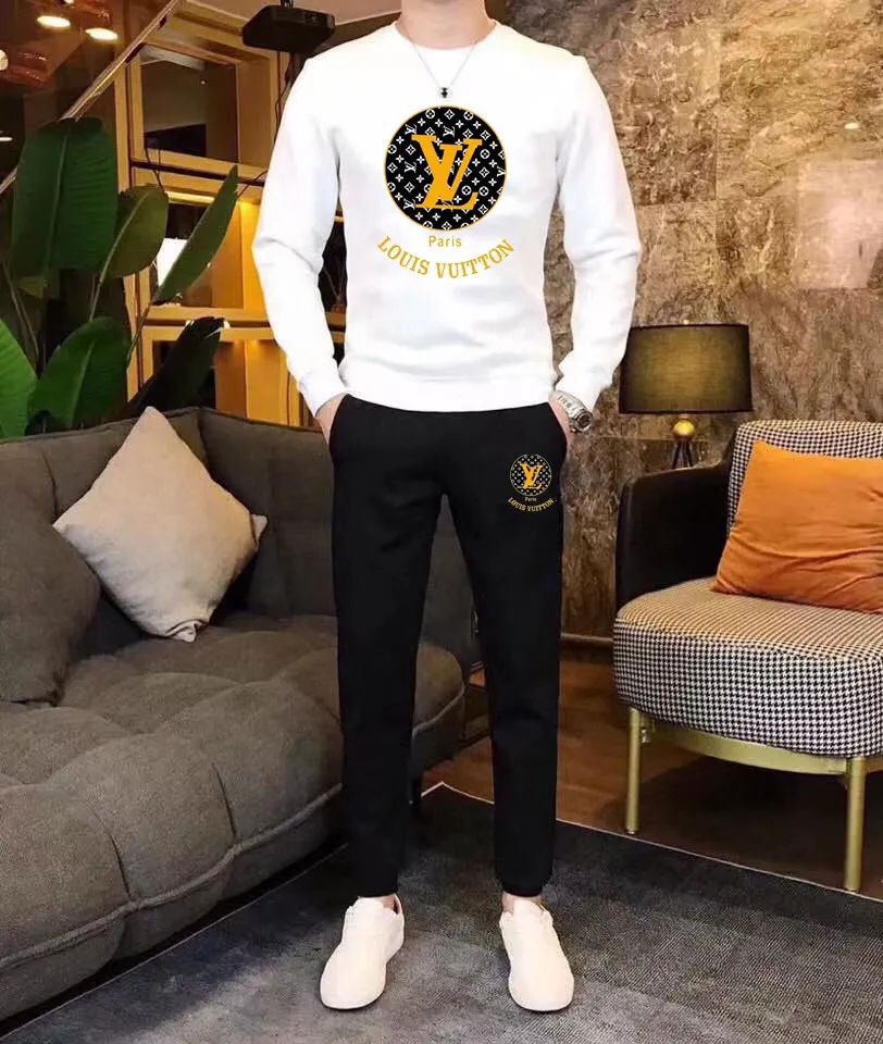 🅿️380 [LV Louis Vuitton] (Fat Man Gospel) hot-selling suit is coming. Focus on the original version of the official website. 2025 new hot-selling sweatshirt suit. The original order is hard to buy🇭🇰. It is the meticulous work of top designers for a fitting and perfect upper body effect. All-natural high-quality Roman cotton 100%, close-fitting comfort, noble and elegant! Original hardware embodies elegance and nobility! Counter size: M-5XL (maximum wear up to 220 pounds)